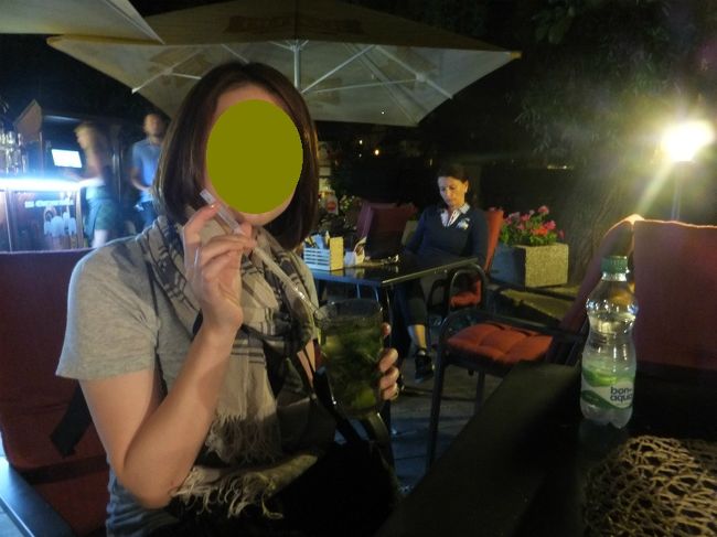 からだに染み渡るかんじ。<br />空腹だし、のど乾いているし、<br />こころから美味しいと思った。<br />元々好きなのもあるけど・・・<br /><br />イカダ下りをしていた時に<br />生演奏が聞こえたお店だったと気付く。