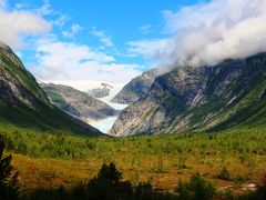 インフォメーションの脇の高台から、Nigardsbreen(ニガード氷河)がくっきりと見える。

この日がこの旅の中で、一番の晴天日。

妖精のトロルも、たまには粋なことをするものだ。