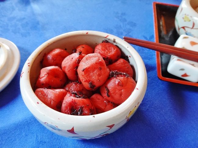 紀州の梅も添えられて、<br /><br />今朝もごはんが、お･い･し･い〜！