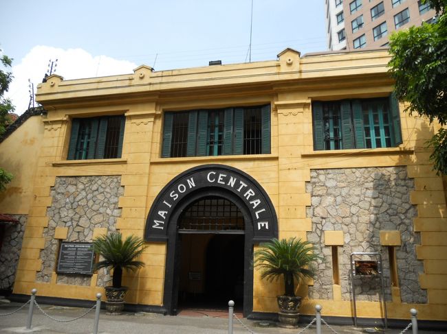 刑務所です。<br />歩きました。<br />