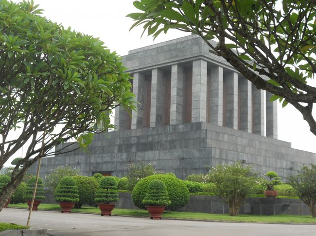 まるでパルテノン神殿。<br />めちゃくちゃ興味がありましたが、どなたかの感想でもあったように、<br />故人としては見世物になっていることが生前の希望ではないため、<br />なんだか寂しさを感じました。