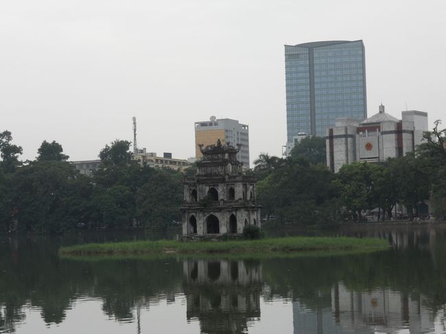 またまた湖に戻ってきました。<br />やはりハノイはここが拠点となります。