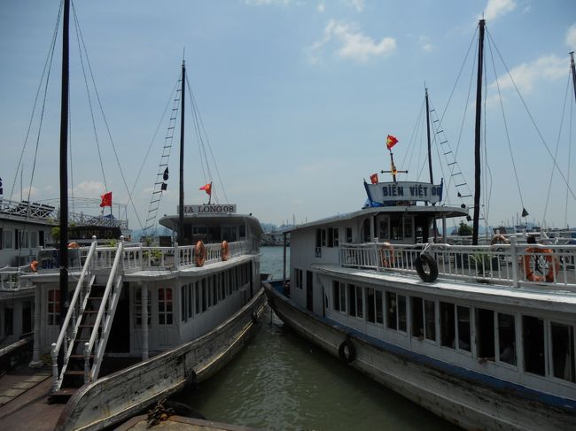 こんな船で観光しました。