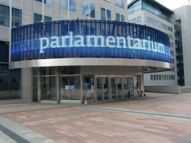 欧州議会の建物の一部に、見学できる施設があります。<br /><br />第2次大戦以降のヨーロッパ諸国の歴史、そしてEUの成り立ちを知ることができます。