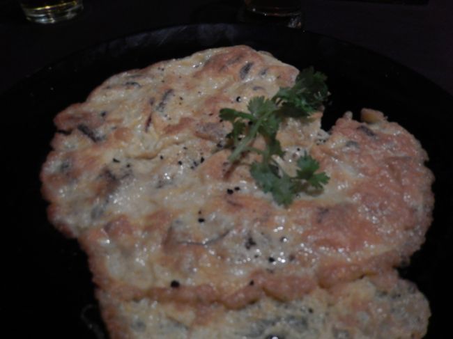 タイ風オムレツ。<br />中身は確か豚、海老、カニと選べ、美味しかった。<br />この味、再現したいな。<br />