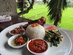 有名なアヒル料理！！
以前来たときより増築されてました。