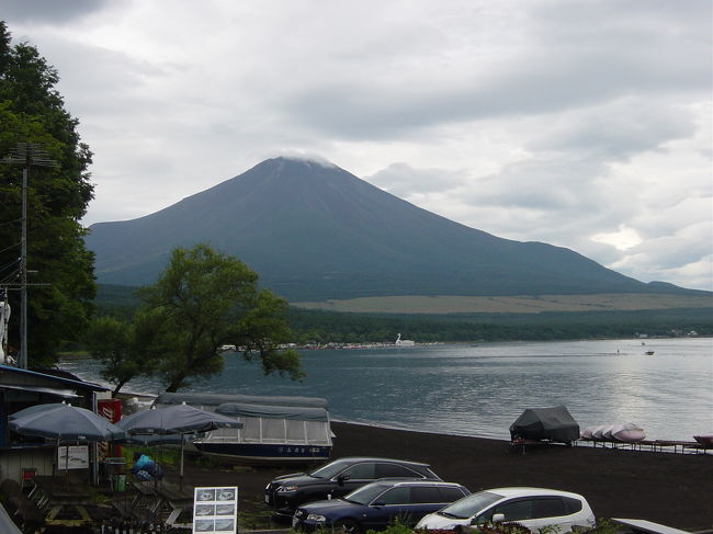 山中湖側に降りて見た富士山