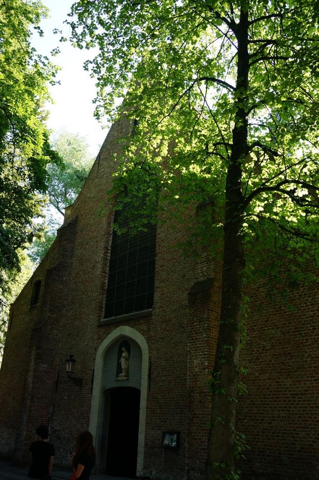 教会もあります。