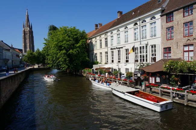 ボート乗り場はたくさん。<br />私はここから乗りました。<br /><br />ひととおり歩き回ったあと夕方に。