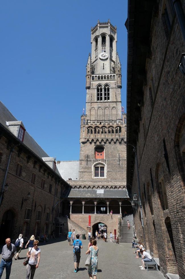 １５分ごとに街中に鐘の音が鳴り響いて<br />いい雰囲気。