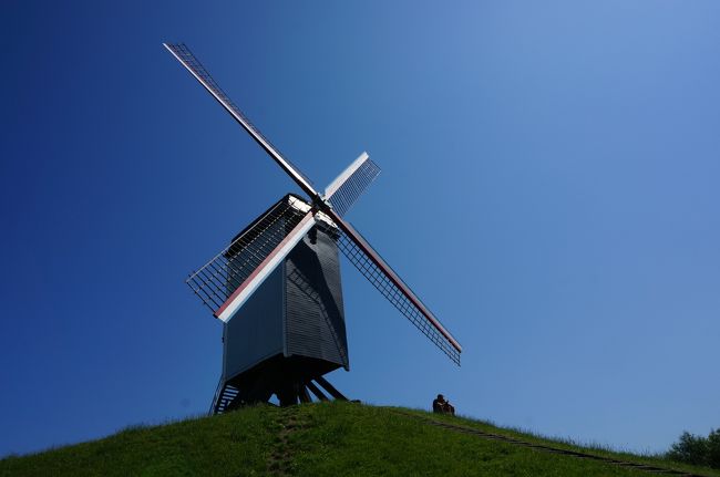 ボンヌ・シエール風車。<br /><br />この当たり一帯、<br />公園になっててお散歩気持ちよかった。