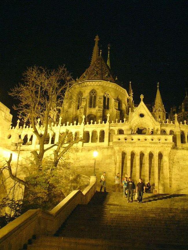 夜の漁夫の砦。