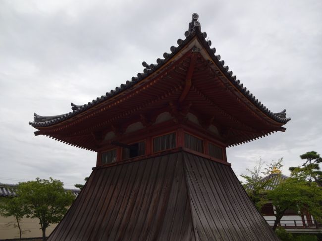 鐘楼<br /><br />なんで、こんなに暗く写っちゃったんでしょう？！<br />私の腕ですね(^_^;)<br /><br />