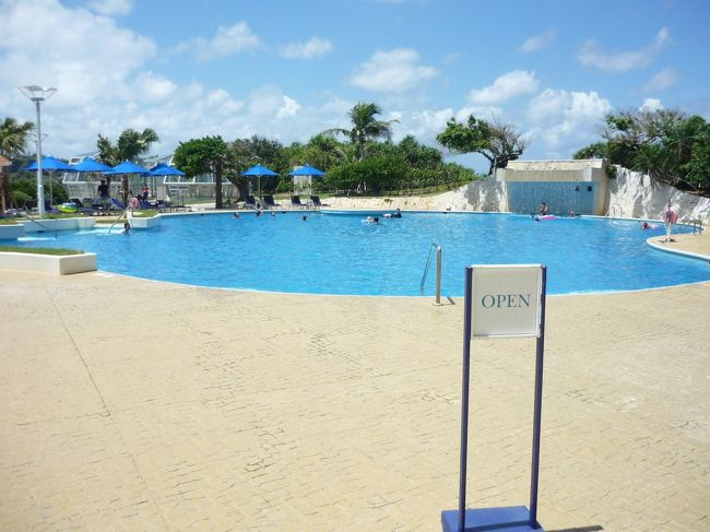 ガーデンプール<br />宿泊者専用です。<br />タオルも使い放題、とても居心地いいプールでした。