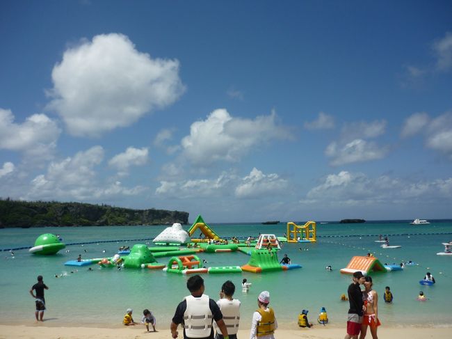 万座ビーチのオーシャンパークです。<br />見た目楽しそうですが、見た目より体力使います。<br />この時期は、13時半から15時まで潮が引く為に使用出来ません。