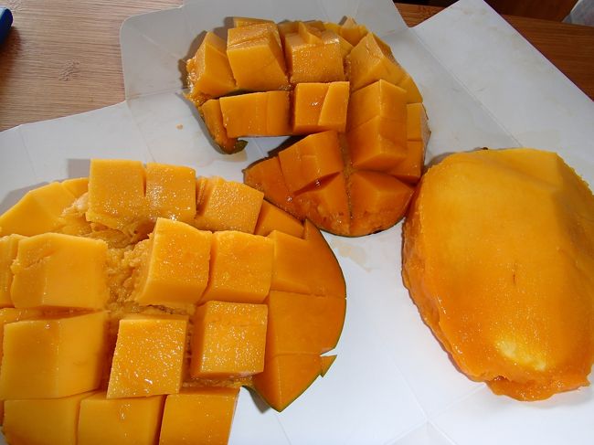 ３個買った最後のマンゴー。<br />もちろんキーツです。<br /><br />最高のタイミング！！！！<br />最強のうまさ！！！！！