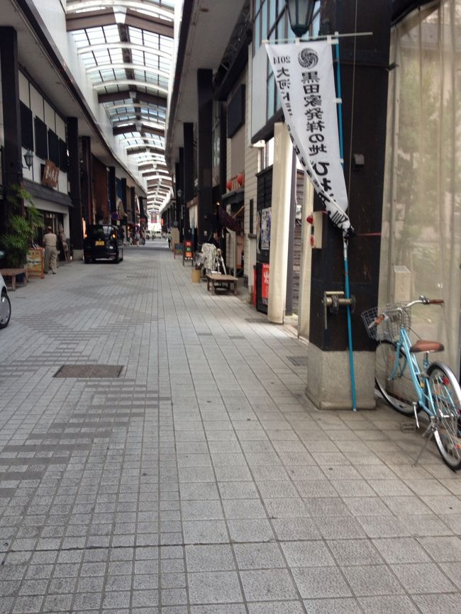 まだ午前中でしたのでメインストリートも閑散としていますが、お昼ごろにはけっこう賑わっていました。<br /><br />