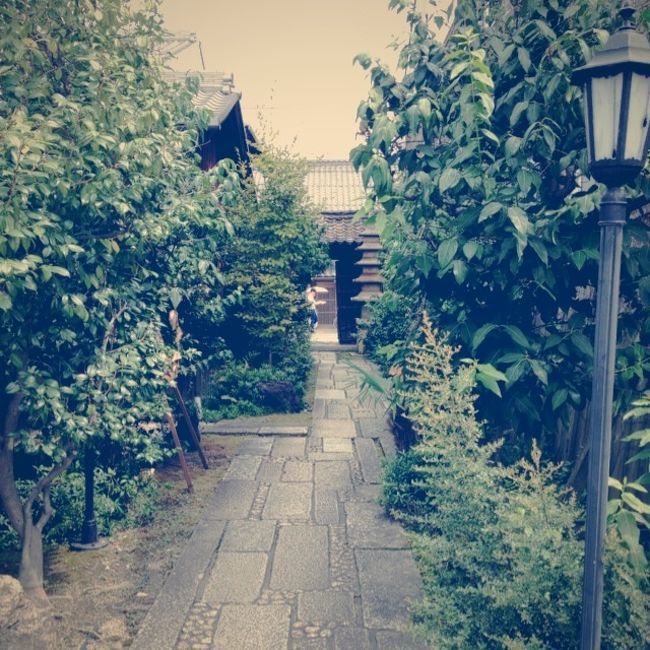 季織の小径（ときおりのこみち）<br />隣接する黒壁美術館はすでに閉館していて、今後はフレンチのお店になるそうです。