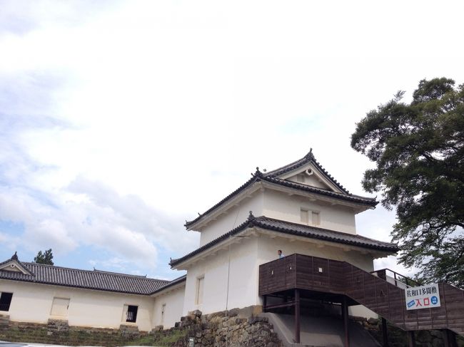 実は、今回は彦根城内に入っていないんです…。<br />城下の櫓や開国記念館（どちらも無料）ときれいに整備された城下町をウロウロしてたらけっこう満足しちゃったので♪<br /><br />写真の建物は、佐和口多聞櫓。内部も見学できます。