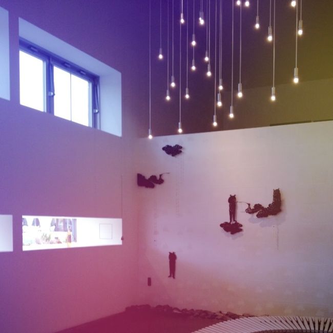 立ち寄り湯として使える温泉は、地元のおじいちゃんおばあちゃんも来てたけど･･･内装はとってもアーティスティック。<br /><br />