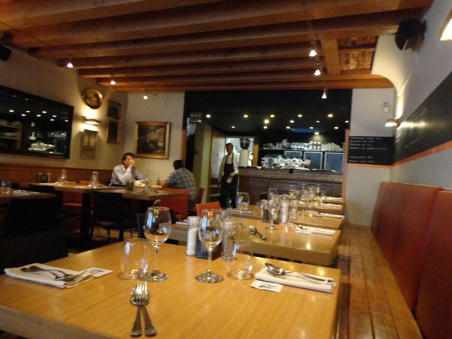 店員のお兄さんは日本人の好みなどをわかっているのだと思います。<br />居心地良かった。