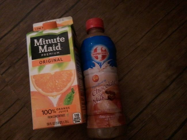 Kマートにて、滞在中に飲むために購入<br /><br />ミニッツメイド  $4.89<br />チョコミルク  $2.99<br /><br />