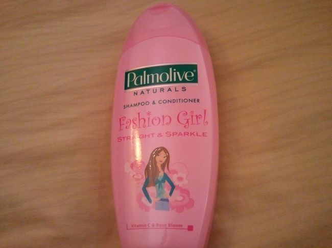 ホテルにもリンスinシャンプーがあるけどイマイチなので<br />とりあえずペイレスで購入<br />グアムは水の関係で泡立ちが悪いんだって<br /><br /><br />リンスinシャンプー  $2.15<br /><br /><br />