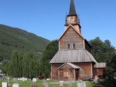 カウパンゲル・スターヴ教会 Kaupanger stavkirke
夏の間だけ中の公開をしていますが、見学時間外のため外観だけ見学しました。