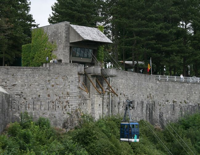 入場料の中には往復のケーブルカーの料金が含まれています。