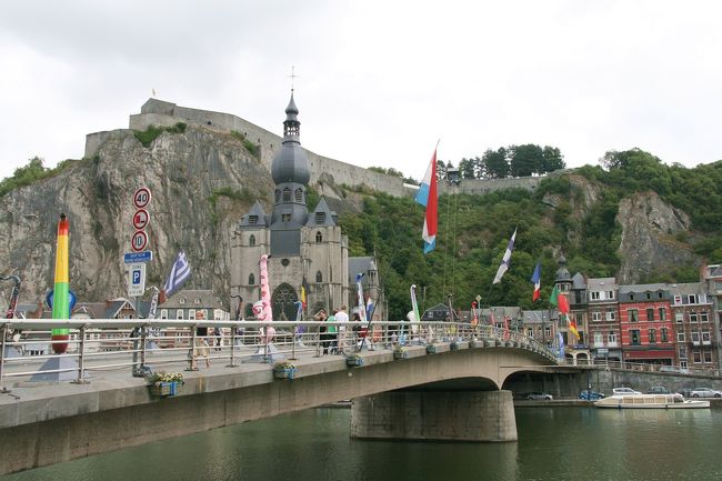 こことシタデルからの風景以外はいたって普通の町並みです。