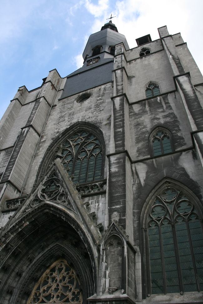 ではいよいよ先ほどから見ていた教会に入ってみましょう。