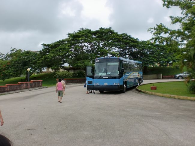 ツアーでお世話になったバス