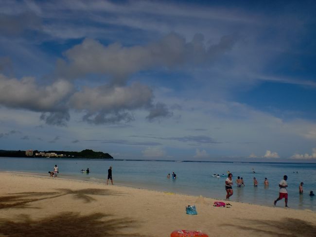夜は雷がゴロゴロ鳴って雨も降ってたけど、<br />朝はいい天気！<br />タモンビーチへ！<br />