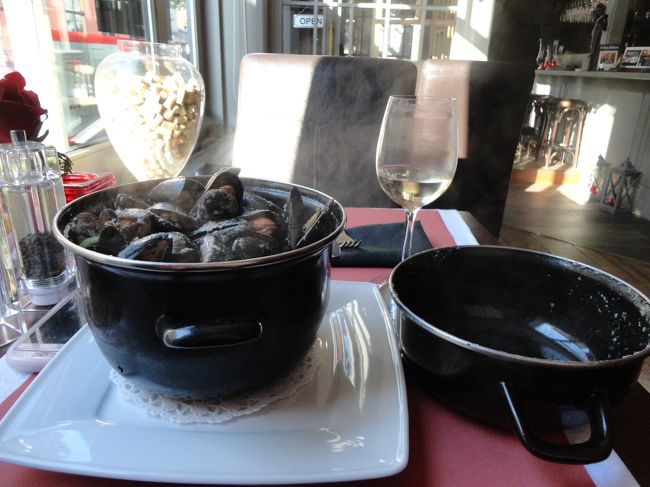ムール貝とワインのセット<br />このムール貝、めちゃくちゃ美味しかったです。