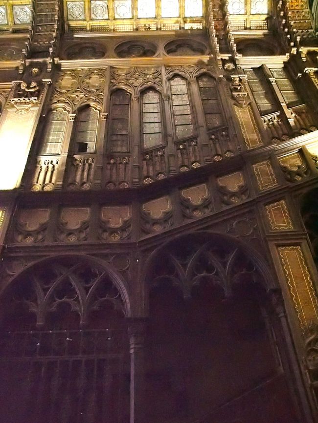 階段を上った先にレストランでもあったのでしょうか。