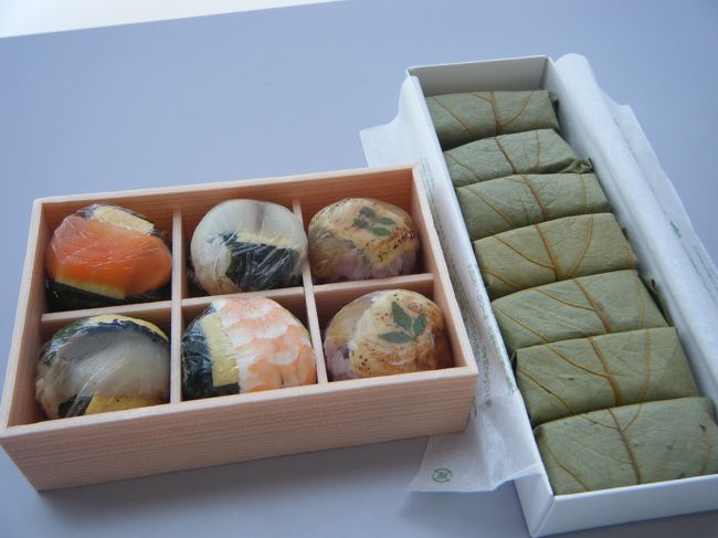 嫁の大好物、柿の葉寿司。<br /><br />柿の葉寿司は、奈良の名産品なのでしょうか。<br />色々なところで売ってました。<br /><br />しかし、今回の旅は、下調べが甘かったなあ、<br />と今頃、反省。<br /><br />ま、旨かったので良し！