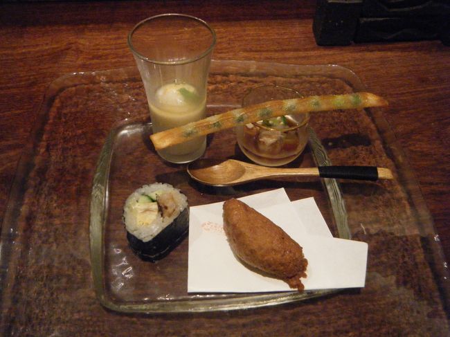 この日は、和歌山市内のホテルに宿泊しました。<br />お楽しみ、ディナータイムです。<br /><br />下調べの甘さは、持ち前の社交性でカバー。<br />洋食レストランの店員さんが、チラシを配っていましたので<br />失礼ながら、おすすめの和食のお店を教えていただきました。<br />親切なお兄さんでした。ありがとう。<br /><br />「魚匠　銀平」です。<br />