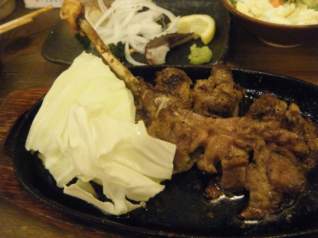 大好物、骨付き鳥（おや）。<br />これとうどんで、私達は香川県の常連やってます。