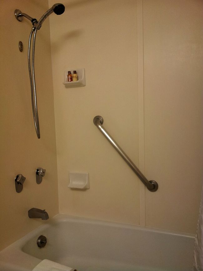 シャワーヘッドは可動式でした。