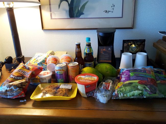 初日に、いろいろ買い込みます。