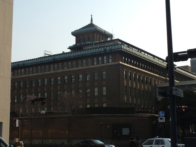 神奈川県庁、スリータワーの一つ。