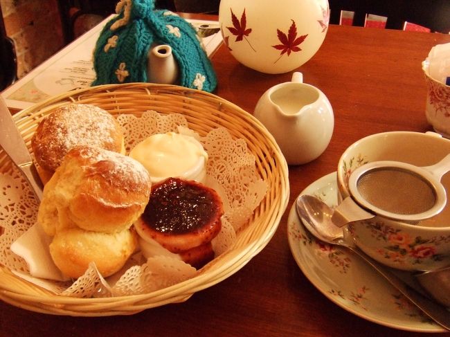 スコーン2個と紅茶のセット<br />クリームとジャムが相まって。。<br />本当に美味でした！<br /><br />帰国日だったので、日本へお土産として持ち帰りました。
