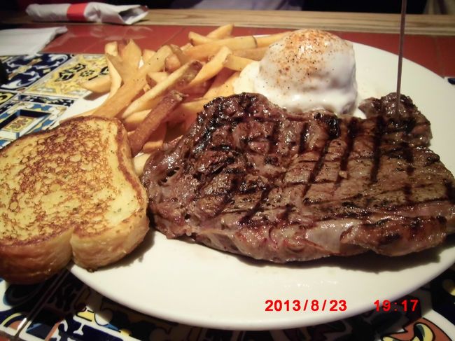Chili's<br /><br />リブアイ  12oz   $24.79<br /><br />メインの肉もおいしかったけど、<br />付け合わせのサワークリームの乗ったマッシュポテトも美味しかった！<br />