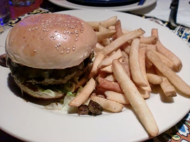 Chili's<br /> <br />Mush-Swiss burger $11.79<br /><br />担当のお姉さんオススメ！！<br />