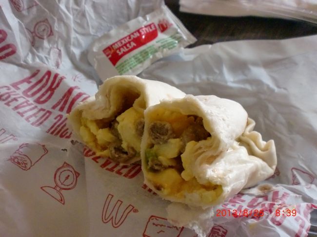 ソーセージブリトーの中は、ソーセージとチーズ