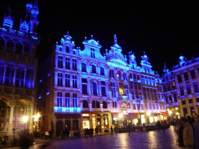 今度はブルーに。幻想的です。