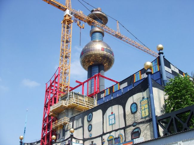 フンデルトヴァッサー　ゴミ処理場