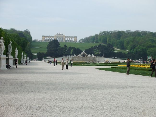 あの遠く建物まで歩きます