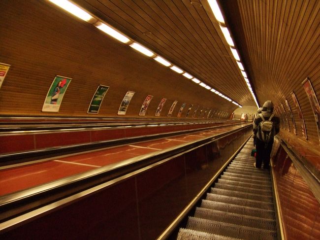 エスカレーター。超長めです。
