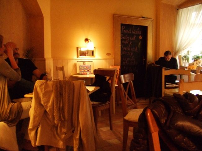 マナーストラナにあるカフェ<br />こじんまりしていて、すごく気に入りました。<br />近くにあったら。。